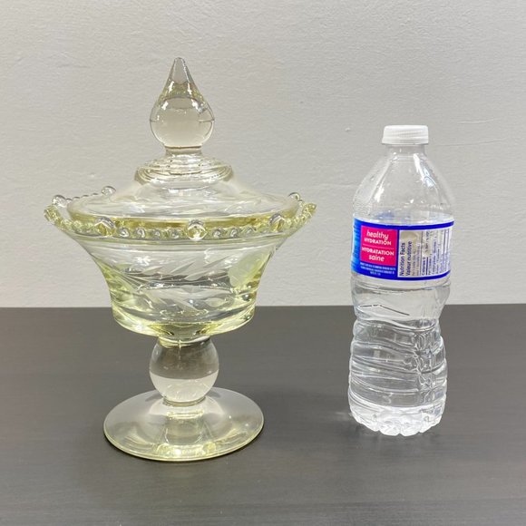Vintage Circle Design Cut Glass Pedestal Candy Dish with Matching Lid & Designer - Picture 9 of 10